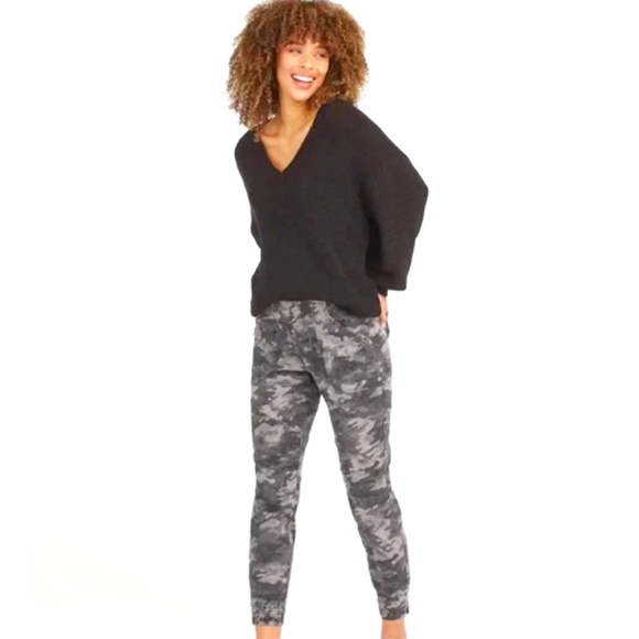 Spanx Camo Joggers Sz M NWOT